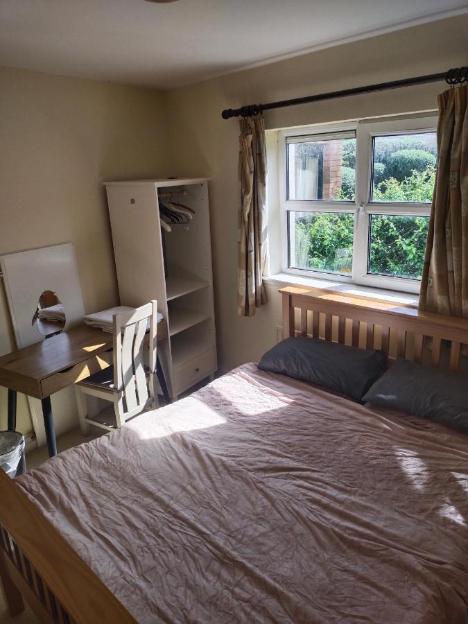 Crescent Apartments Homestay Cork Exterior photo